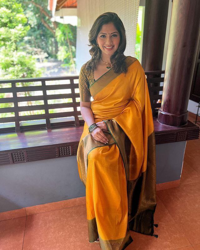YELLOW COLOUR PURE BANARASI COPPER ZARI WEAVING SAREE