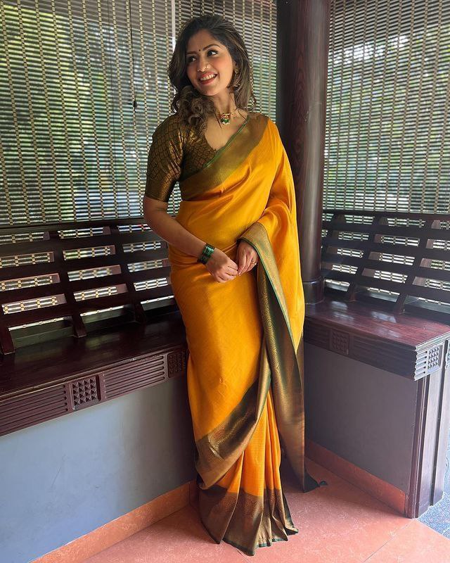 YELLOW COLOUR PURE BANARASI COPPER ZARI WEAVING SAREE