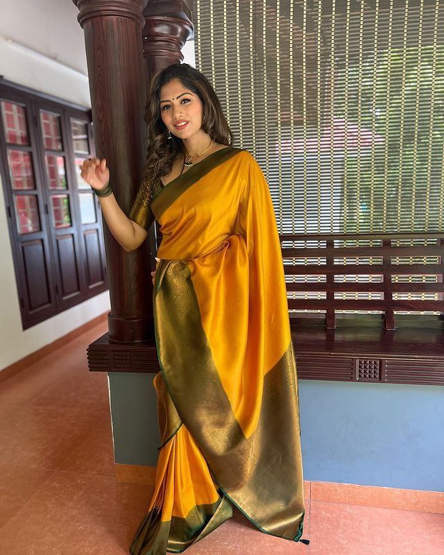 YELLOW COLOUR PURE BANARASI COPPER ZARI WEAVING SAREE