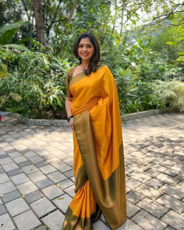 YELLOW COLOUR PURE BANARASI COPPER ZARI WEAVING SAREE
